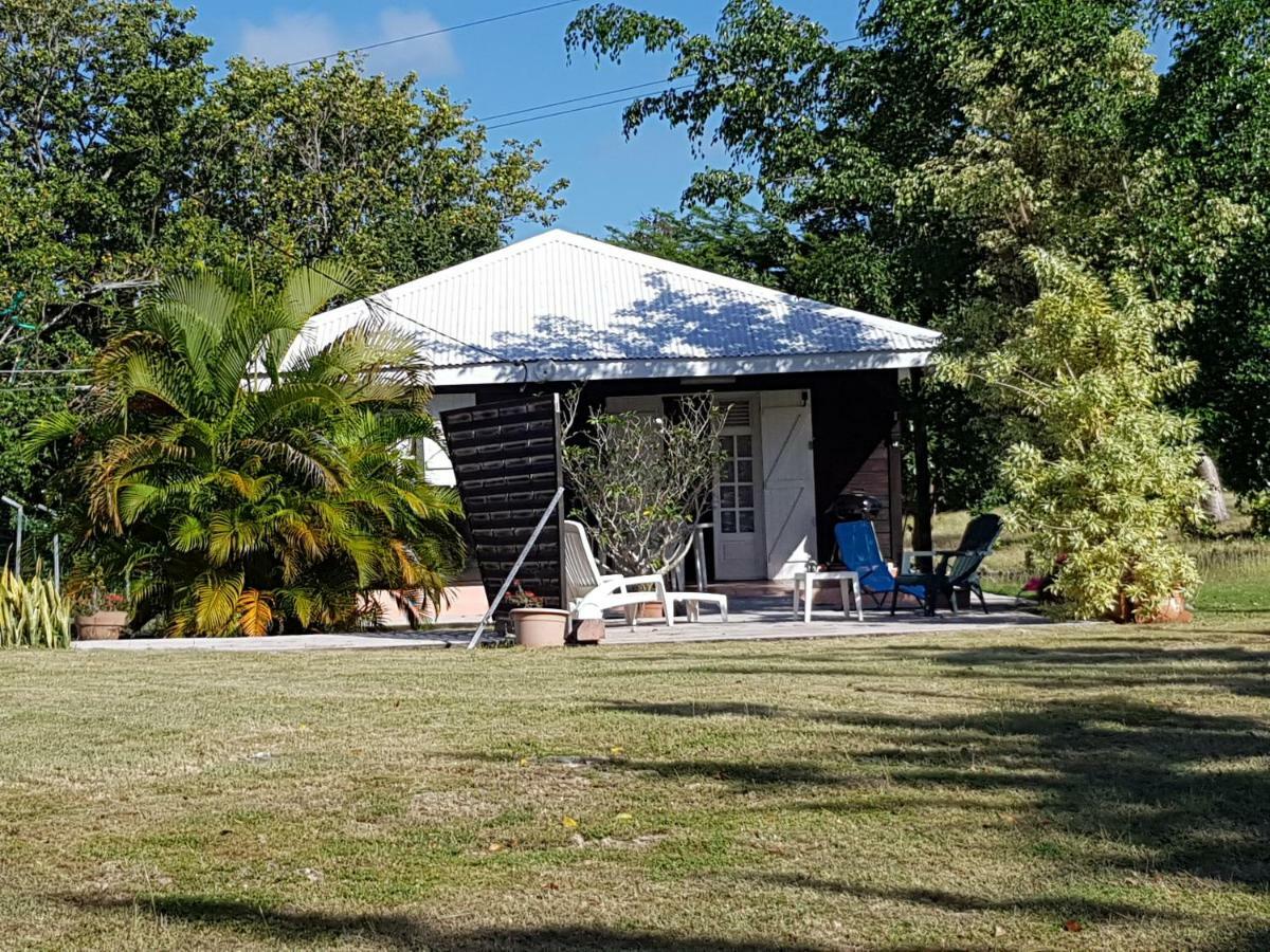 Bungalow Bassin Trouve Sainte-Anne  Exterior photo